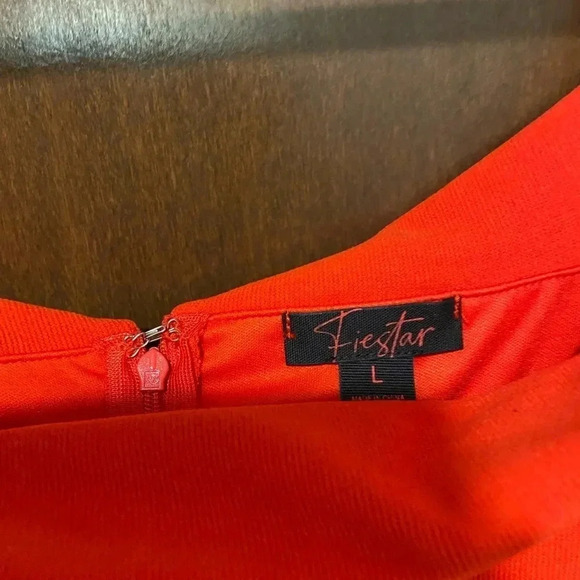 Red Hot Bodycon Dress.  Size L.  NWOT.  Lined. - Picture 5 of 6